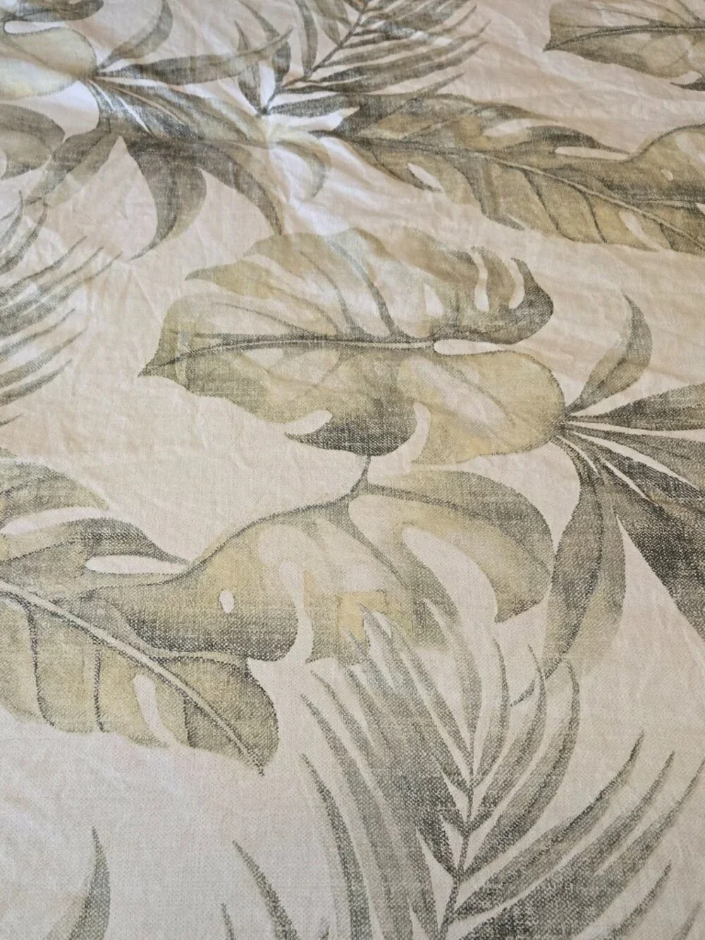 Tommy Bahama King Comforter with 2 King Shams